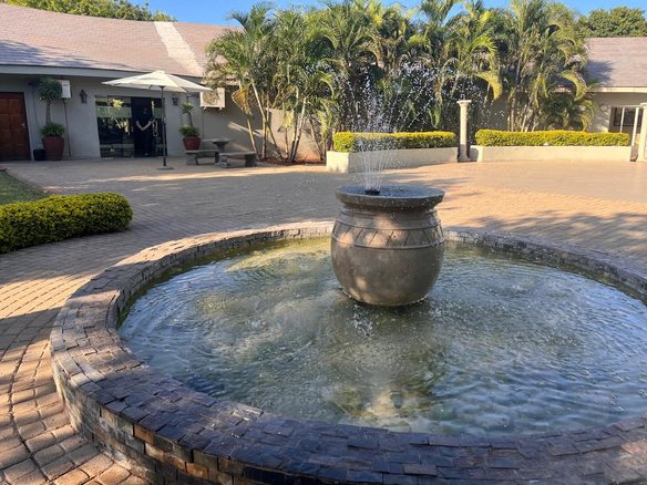 Hotel exterior fountain view