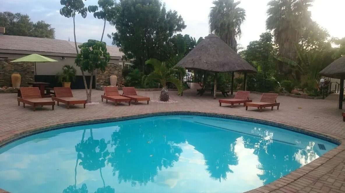 Pool & Gardens